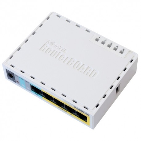 Routeur MikroTik RB750UP avec ports PoE passif